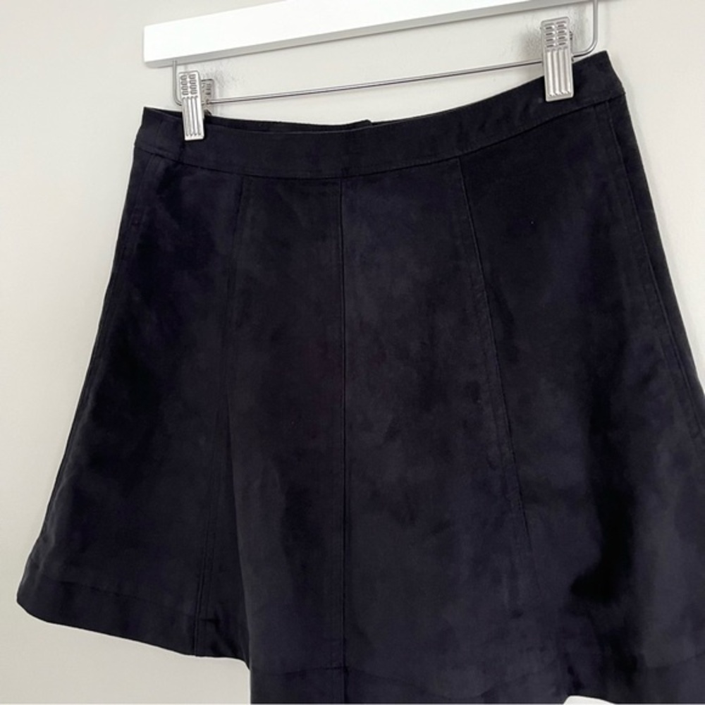 Abercrombie & Fitch Faux Suede Skirt Button Front in Black, Size 2 NWOT - Picture 4 of 10